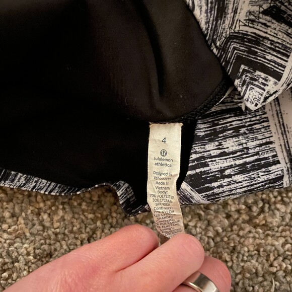 lululemon Mesh Paneled High Rise Patterned Leggings Black 4 - Picture 5 of 7